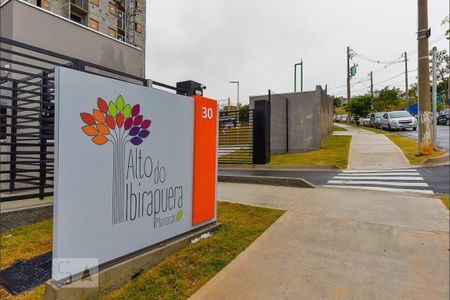 Fachada do Condomínio de apartamento para alugar com 2 quartos, 40m² em Jardim Ipaussurama, Campinas
