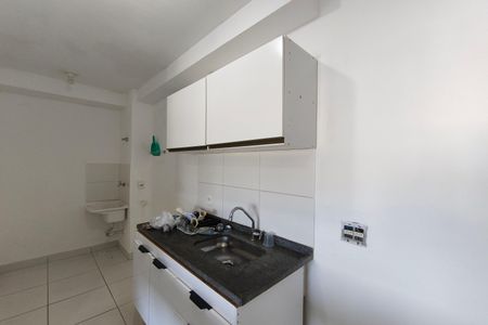 Cozinha de apartamento para alugar com 2 quartos, 40m² em Jardim Ipaussurama, Campinas
