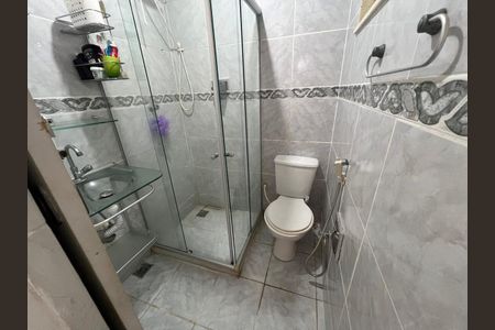 Banheiro de apartamento para alugar com 2 quartos, 55m² em Quintino Bocaiúva, Rio de Janeiro