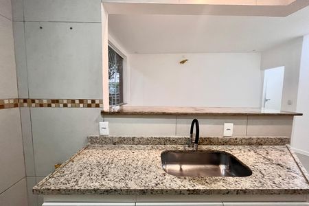 Cozinha de apartamento à venda com 1 quarto, 40m² em Copacabana, Rio de Janeiro