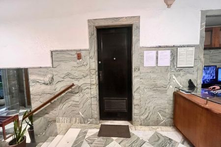 Portaria  de apartamento à venda com 1 quarto, 40m² em Copacabana, Rio de Janeiro