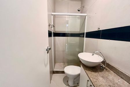 Banheiro  de apartamento à venda com 1 quarto, 40m² em Copacabana, Rio de Janeiro