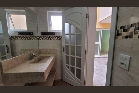 Casa de condomínio para alugar com 280m², 4 quartos e 2 vagasLavabo