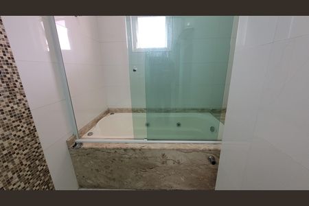 Casa de condomínio para alugar com 280m², 4 quartos e 2 vagasBanheiro Suite 01