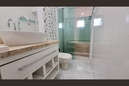 Casa de condomínio para alugar com 280m², 4 quartos e 2 vagasBanheiro Suite 01