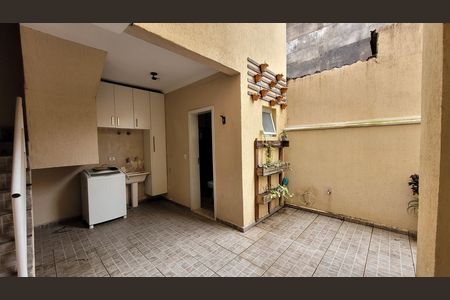 Casa de condomínio para alugar com 280m², 4 quartos e 2 vagasÁrea de Serviço