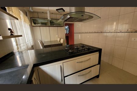 Casa de condomínio para alugar com 280m², 4 quartos e 2 vagasCozinha