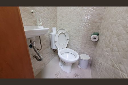 Casa de condomínio para alugar com 280m², 4 quartos e 2 vagasBanheiro Área Gourmet