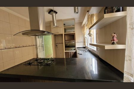 Casa de condomínio para alugar com 280m², 4 quartos e 2 vagasCozinha
