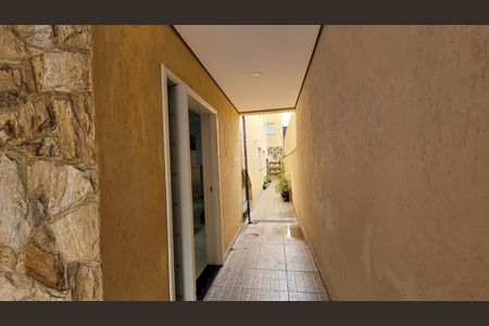 Casa de condomínio para alugar com 280m², 4 quartos e 2 vagasCorredor externo