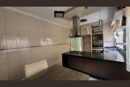 Casa de condomínio para alugar com 280m², 4 quartos e 2 vagasCozinha