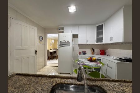 Casa de condomínio à venda com 180m², 3 quartos e 2 vagasCozinha e Área de Serviço - Banheiro
