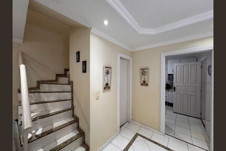Casa de condomínio à venda com 180m², 3 quartos e 2 vagasSala