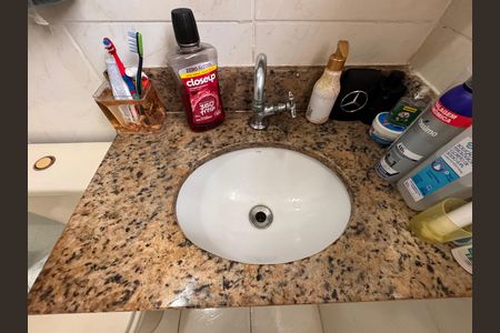 Casa de condomínio à venda com 180m², 3 quartos e 2 vagasSuíte 2 - Banheiro