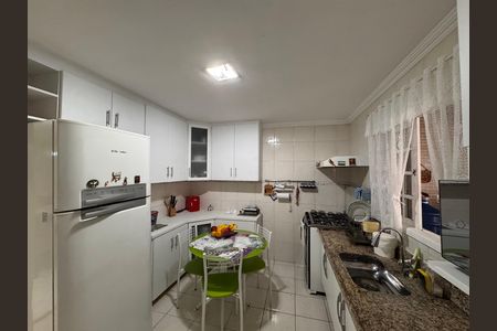 Casa de condomínio à venda com 180m², 3 quartos e 2 vagasCozinha e Área de Serviço