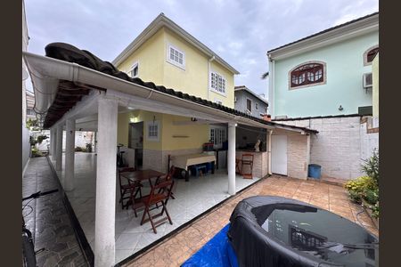 Casa de condomínio à venda com 180m², 3 quartos e 2 vagasÁrea externa