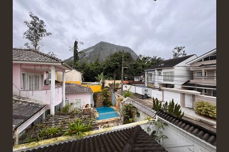 Casa de condomínio à venda com 180m², 3 quartos e 2 vagasSuíte 1 - Varanda