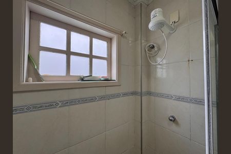 Casa de condomínio à venda com 180m², 3 quartos e 2 vagasSuíte 1 - Banheiro