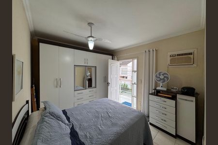 Casa de condomínio à venda com 180m², 3 quartos e 2 vagasSuíte 1