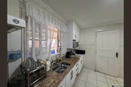 Casa de condomínio à venda com 180m², 3 quartos e 2 vagasCozinha e Área de Serviço