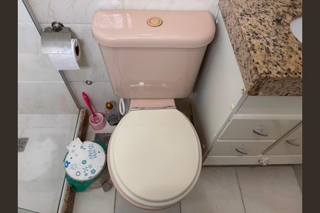 Casa de condomínio à venda com 180m², 3 quartos e 2 vagasSuíte 3 - Banheiro