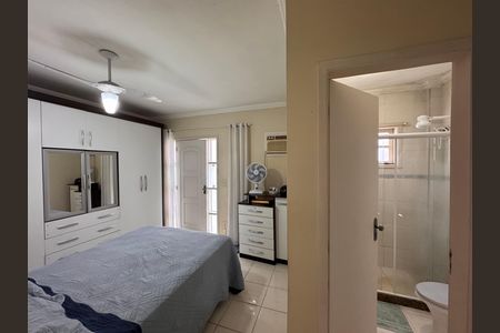 Casa de condomínio à venda com 180m², 3 quartos e 2 vagasSuíte 1
