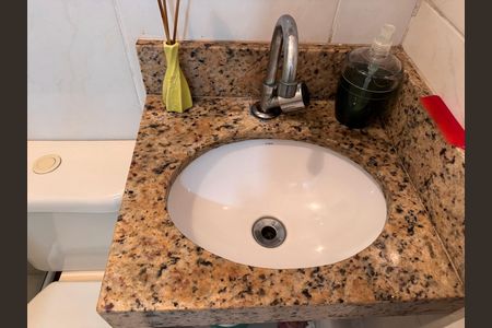 Casa de condomínio à venda com 180m², 3 quartos e 2 vagasCozinha e Área de Serviço - Banheiro