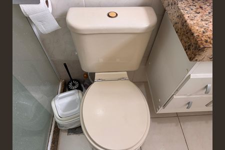 Casa de condomínio à venda com 180m², 3 quartos e 2 vagasSuíte 2 - Banheiro