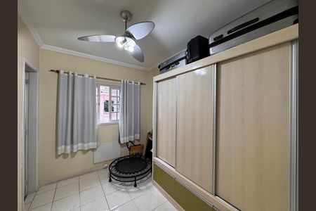 Casa de condomínio à venda com 180m², 3 quartos e 2 vagasSuíte 2