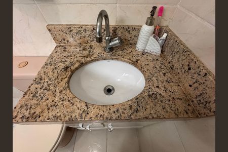 Casa de condomínio à venda com 180m², 3 quartos e 2 vagasSuíte 3 - Banheiro