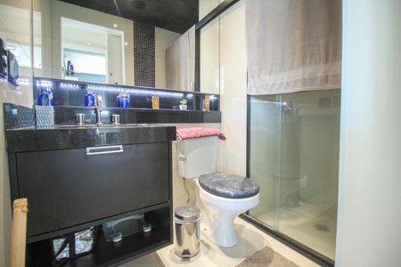 Apartamento à venda com 83m², 2 quartos e 2 vagasBanheiro social
