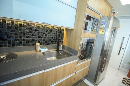 Apartamento à venda com 83m², 2 quartos e 2 vagasCozinha