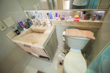 Apartamento à venda com 83m², 2 quartos e 2 vagasBanheiro da Suíte
