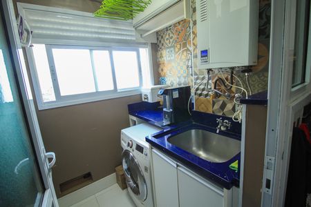 Apartamento à venda com 83m², 2 quartos e 2 vagasÁrea de serviço