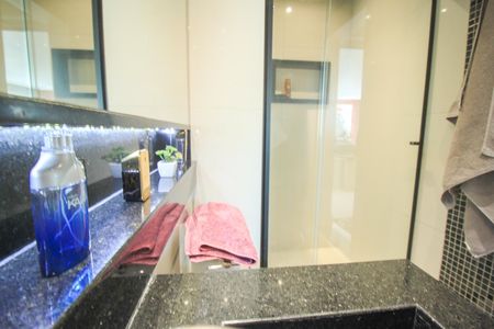 Apartamento à venda com 83m², 2 quartos e 2 vagasBanheiro social
