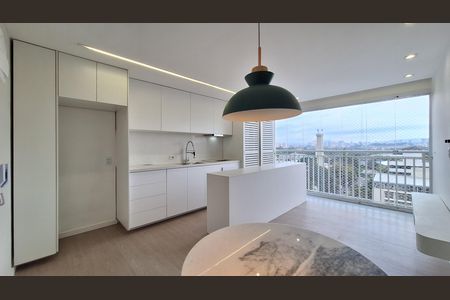 Sala/Cozinha e Área de serviço  de apartamento para alugar com 2 quartos, 47m² em Parque Industrial Tomas Edson, São Paulo
