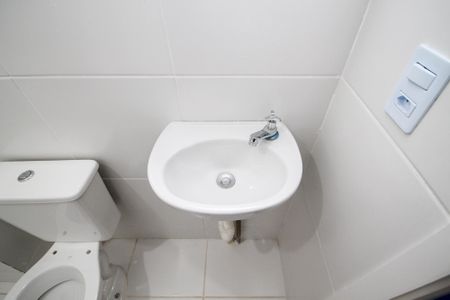 Banheiro de apartamento para alugar com 2 quartos, 61m² em Recanto Vista Alegre, Cotia