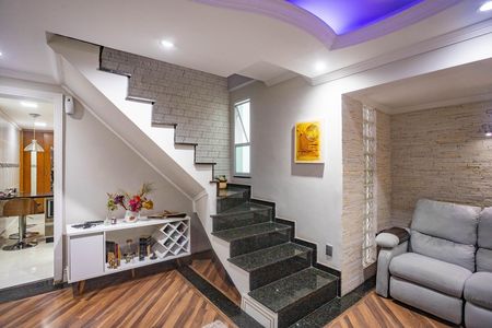 Casa para alugar com 250m², 2 quartos e 2 vagas Casa para alugar com 250m², 2 quartos e 2 vagasSala
