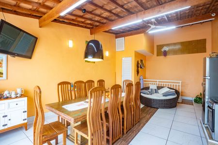 Casa para alugar com 250m², 2 quartos e 2 vagas Casa para alugar com 250m², 2 quartos e 2 vagasÁrea de lazer