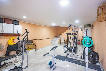 Casa para alugar com 250m², 2 quartos e 2 vagas Casa para alugar com 250m², 2 quartos e 2 vagasAcademia