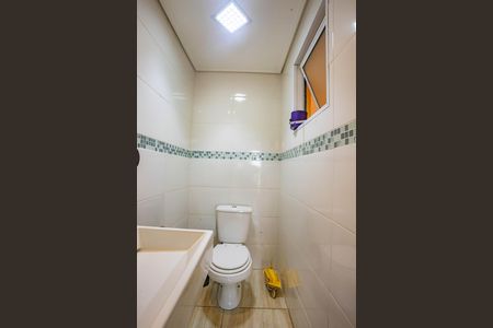 Casa para alugar com 250m², 2 quartos e 2 vagas Casa para alugar com 250m², 2 quartos e 2 vagasBanheiro da área de lazer