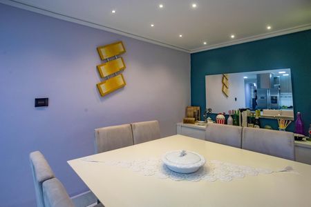Casa para alugar com 250m², 2 quartos e 2 vagas Casa para alugar com 250m², 2 quartos e 2 vagasSala de jantar