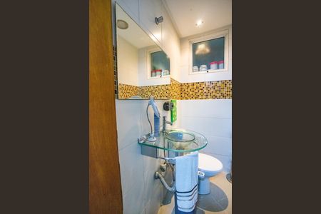 Casa para alugar com 250m², 2 quartos e 2 vagas Casa para alugar com 250m², 2 quartos e 2 vagasLavabo