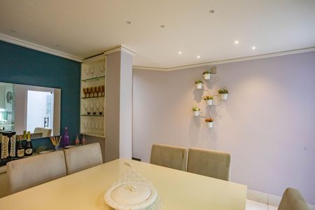 Sala de jantar  de casa para alugar com 2 quartos, 250m² em Taboão, Diadema