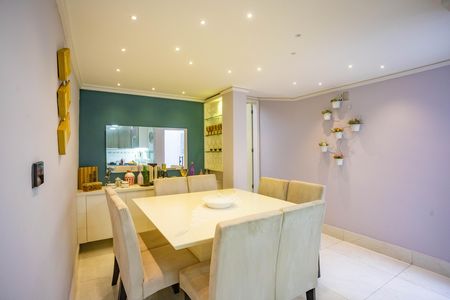Casa para alugar com 250m², 2 quartos e 2 vagas Casa para alugar com 250m², 2 quartos e 2 vagasSala de jantar