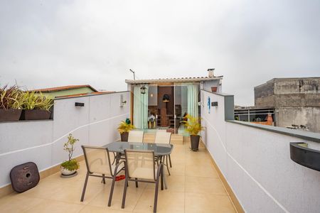 Casa para alugar com 250m², 2 quartos e 2 vagas Casa para alugar com 250m², 2 quartos e 2 vagasÁrea de lazer - Terraço