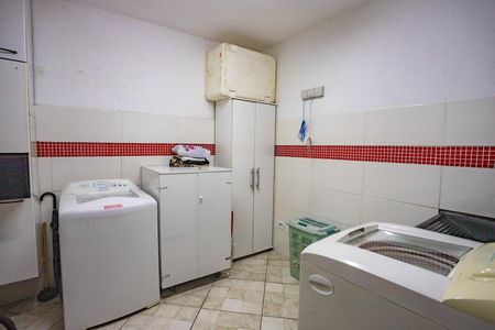 Área de serviço  de casa para alugar com 2 quartos, 250m² em Taboão, Diadema