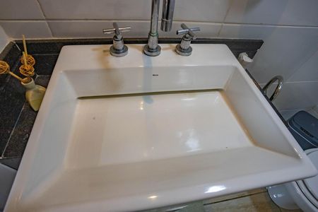 Casa para alugar com 250m², 2 quartos e 2 vagas Casa para alugar com 250m², 2 quartos e 2 vagasBanheiro da área de lazer