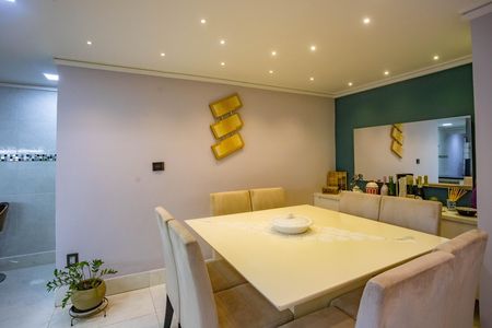 Casa para alugar com 250m², 2 quartos e 2 vagas Casa para alugar com 250m², 2 quartos e 2 vagasSala de jantar