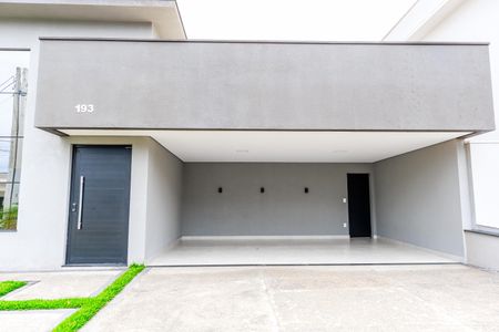 Casa de condomínio para alugar com 196m², 3 quartos e 4 vagas